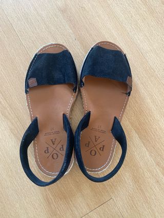 Menorquinas Popa negras piel talla 37