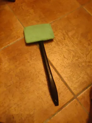 Spazzola pulisci vetri e schermi