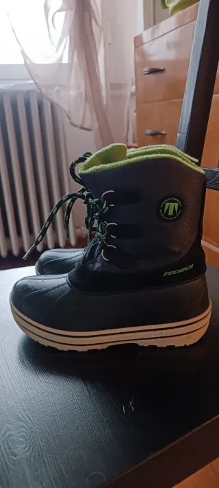 Scarponi da neve caldi per bambini