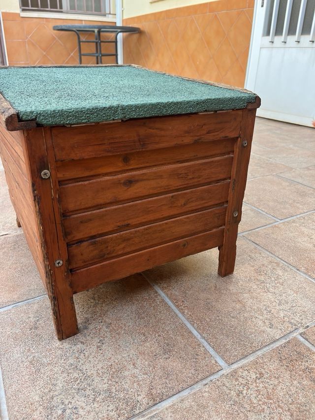 Caseta para perro de madera