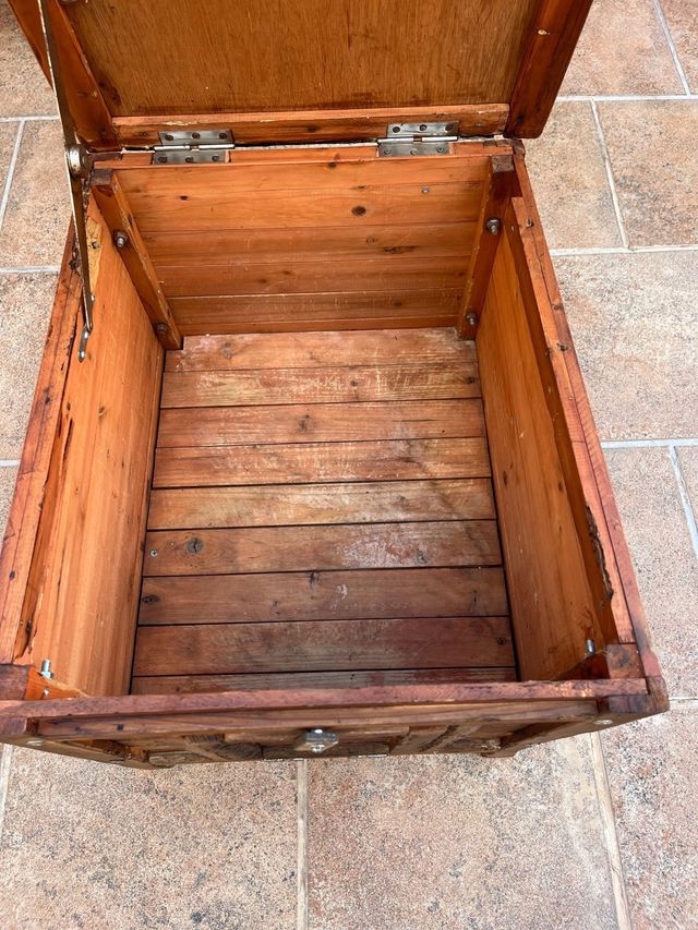 Caseta para perro de madera