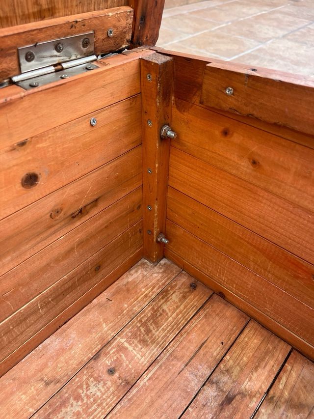 Caseta para perro de madera