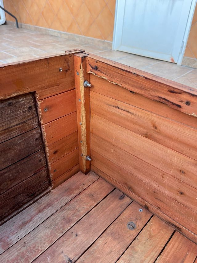 Caseta para perro de madera