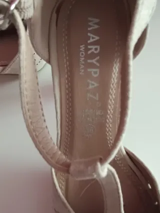 Zapatos de vestir beige tacón