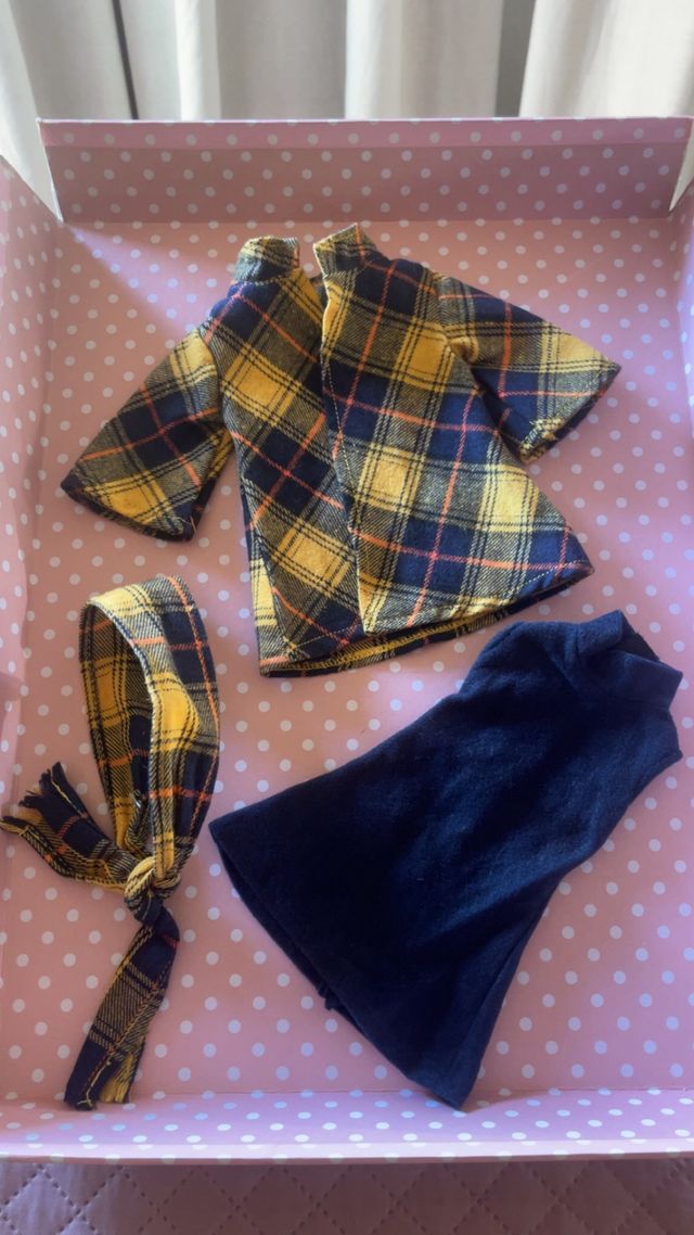 Conjunto nuevo de Nancy Vestido, abrigo y Pañuelo