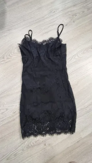 Vestido de encaje negro fiesta