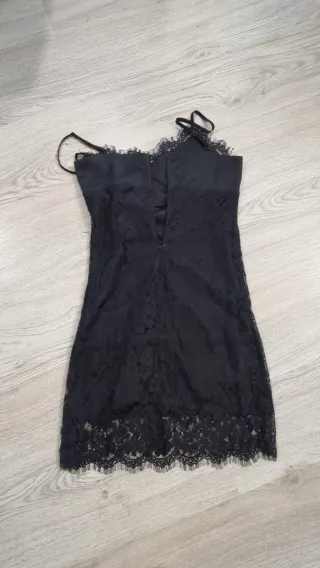 Vestido de encaje negro fiesta