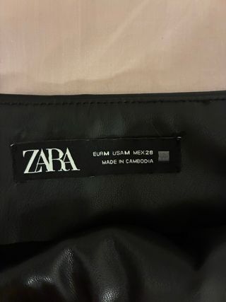 Minifalda Zara Piel Negra