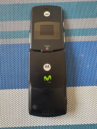 Telefono cellulare Motorola RAZR V3i, Nokia nero e rosa