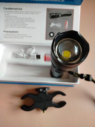 Nueva Linterna táctica LED 6000 LM cn zoom de caza