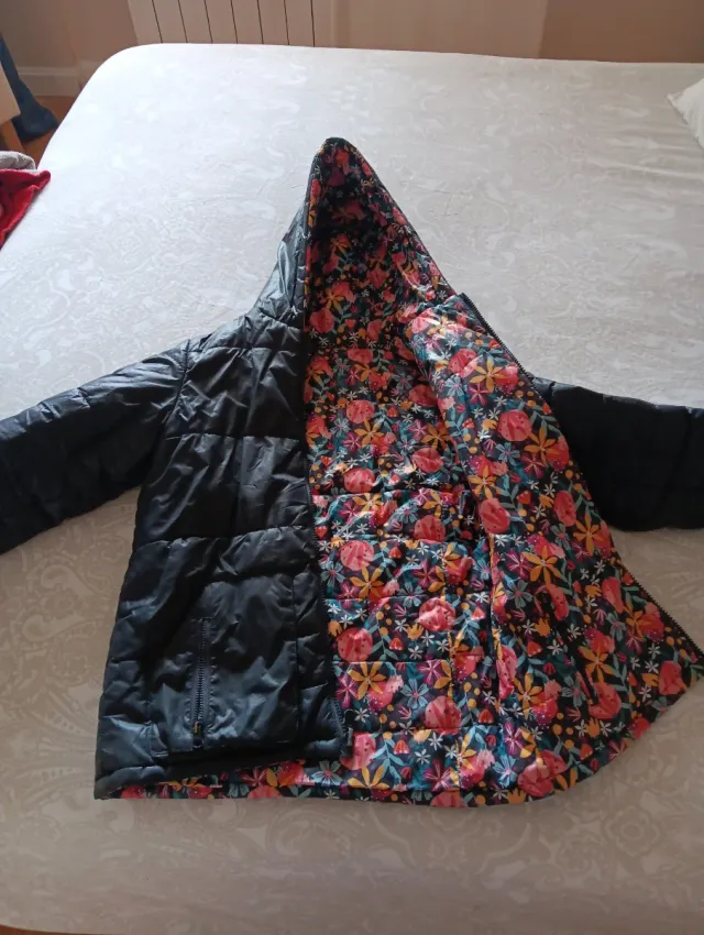 Anorak reversible con capucha