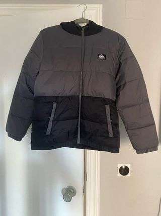 Chaqueta Quiksilver gris y negra