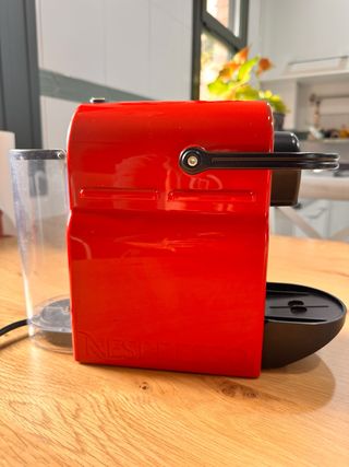 Cafetera Nespresso Krups Roja