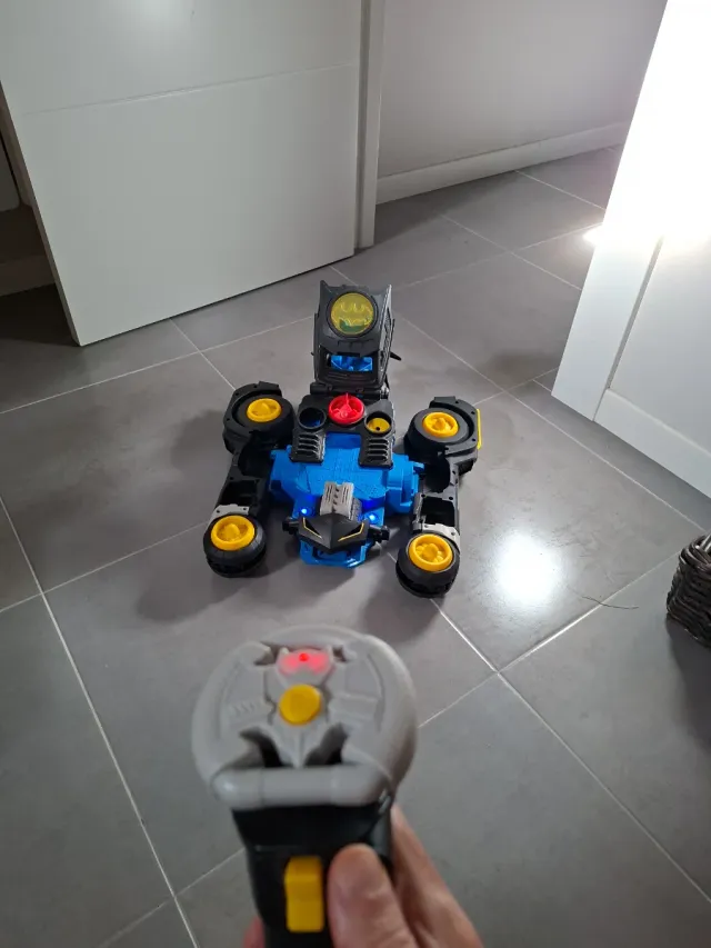 Coche teledirigido Batman