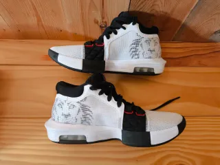 Zapatillas Baloncesto Nike Lebron Witness VIII