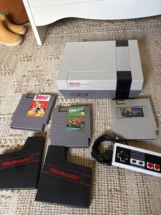 Nintendo NES con 3 juegos y accesorios