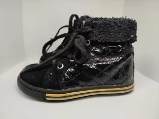 Scarpe bambina marchio Averis nere lucide