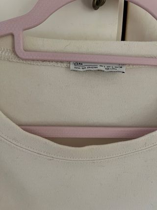 Sudadera Zara blanco y malva Talla L