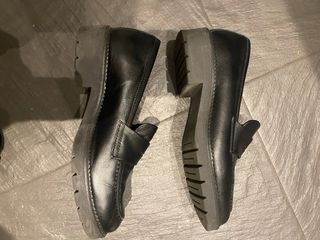 Zapatos chica T39 Cuero Negro marca petra