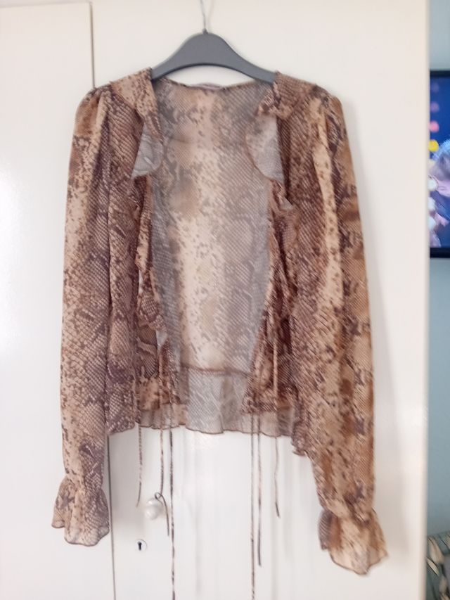 Blusa estampada serpiente