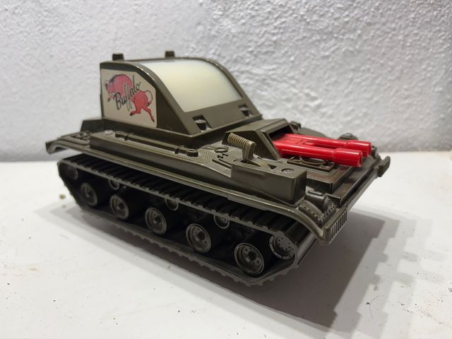 Tanque de juguete japonés antiguo