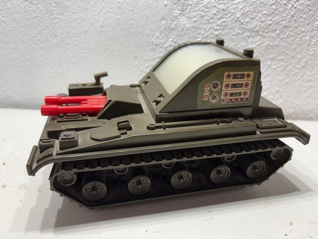 Tanque de juguete japonés antiguo