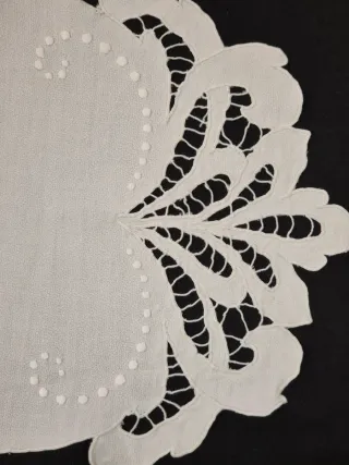 Tapete centro mesa finales sigloXIX