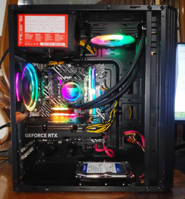 PC I7 12700K, 16 GB, RTX 4060 A 16 GB.