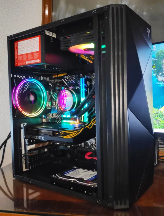 PC I7 12700K, 16 GB, RTX 4060 A 16 GB.