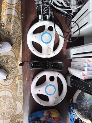 Lote Nintendo Wii con accesorios