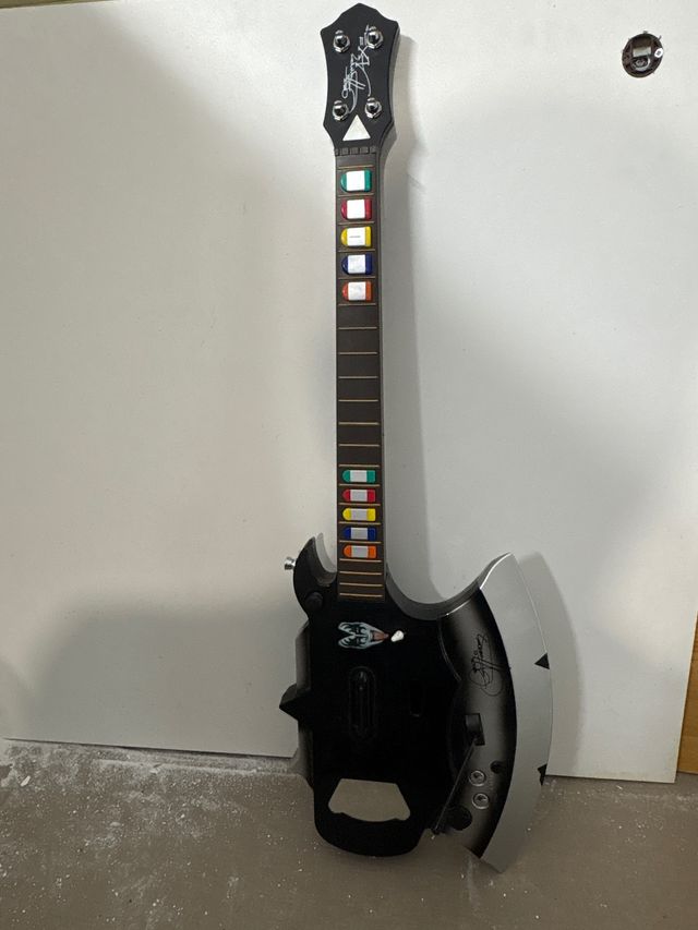 Guitarra Wii KISS Gene Simmons Ed. Limitada