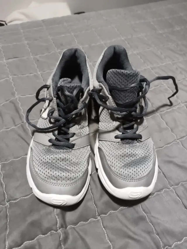 Zapatillas Kalenji grises talla 39