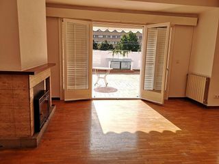 Edificio en venta en Santa Eugènia en Girona