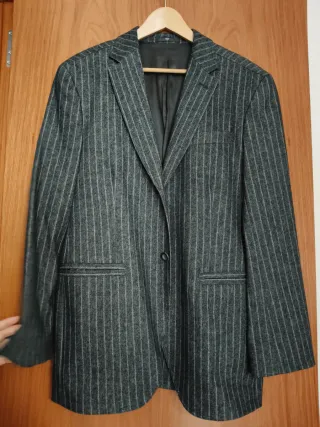 Americana de rayas gris hombre