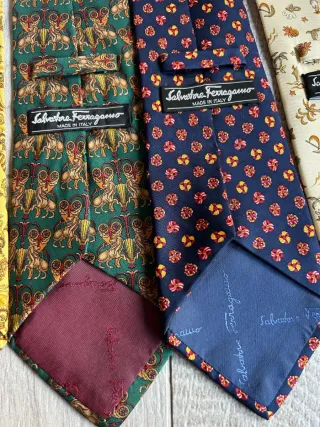 Corbatas Salvatore Ferragamo,precio unidad