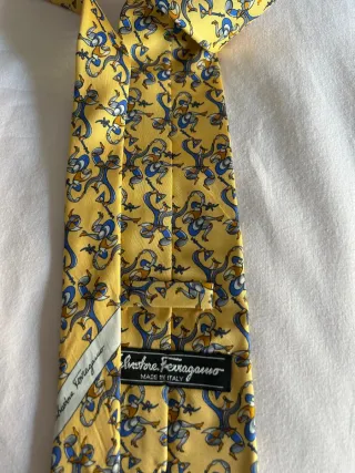 Corbatas Salvatore Ferragamo,precio unidad