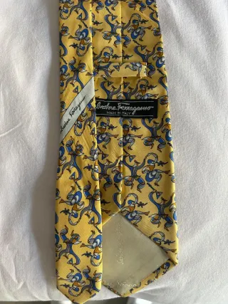 Corbatas Salvatore Ferragamo,precio unidad