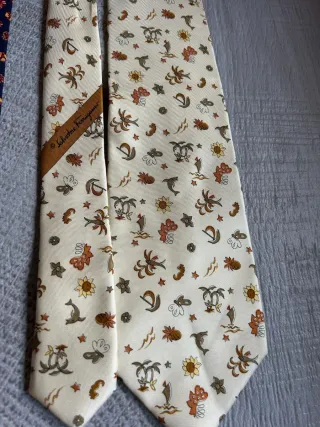 Corbatas Salvatore Ferragamo,precio unidad