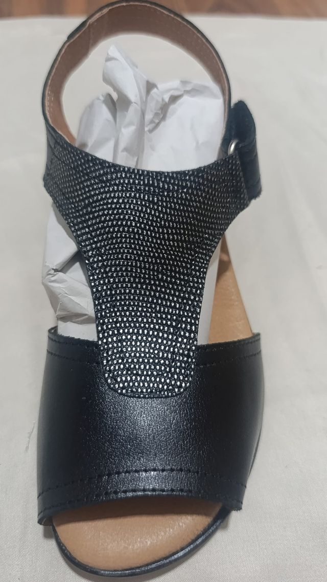 Sandalias DANNTO Grises y Negras Talla 36