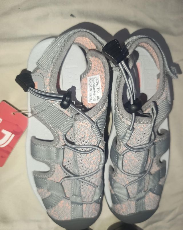 Sandalias DANNTO Grises y Negras Talla 36