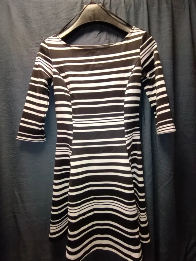 Vestido rayas manga larga Stradivarius