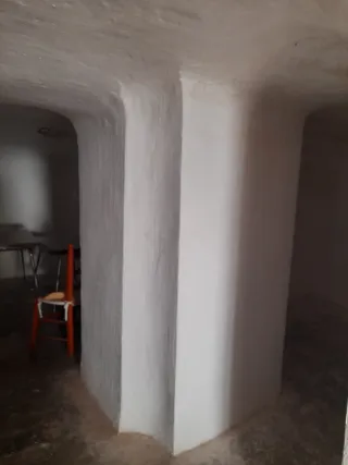 Terreno 4000m² con casa cueva