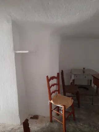 Terreno 4000m² con casa cueva