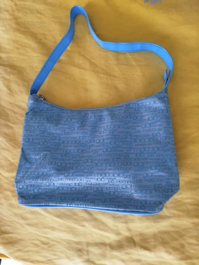 Pochette Mattiolo azzurra con logo