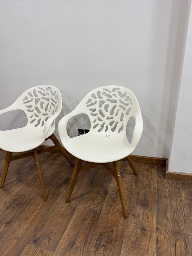 Set di 2 sedie di design bianche