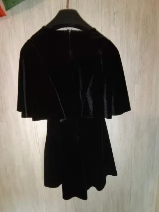 Mono corto terciopelo Bershka negro