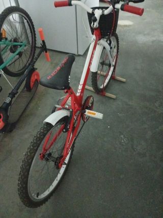 Bicicleta infantil con cesta