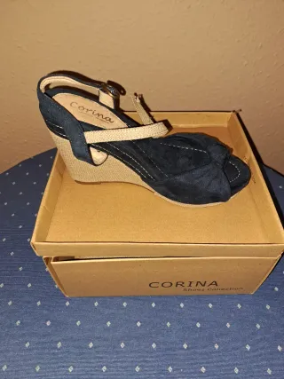 Zapatos de cuña Corina talla 35