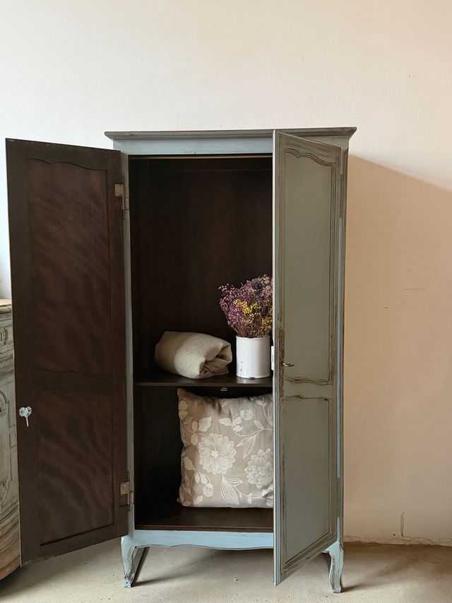 Armadio francese restaurato