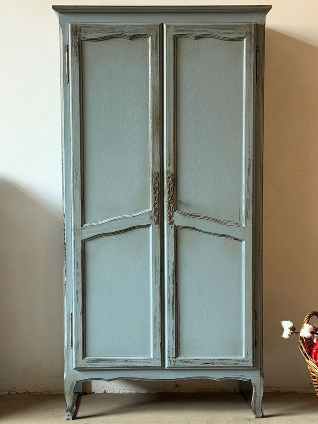 Armadio francese restaurato